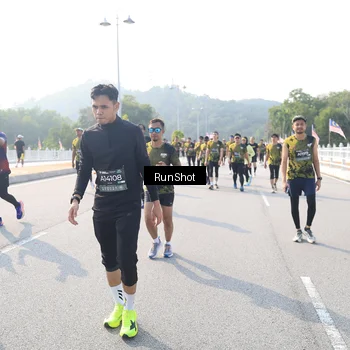 Runner Photo 6923871