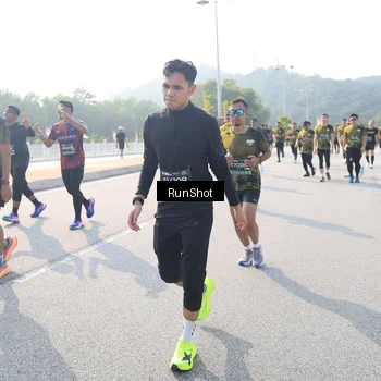 Runner Photo 6923880