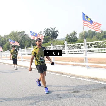 Runner Photo 6923899