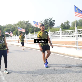 Runner Photo 6923900