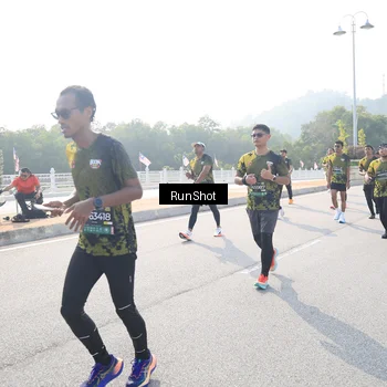 Runner Photo 6923914