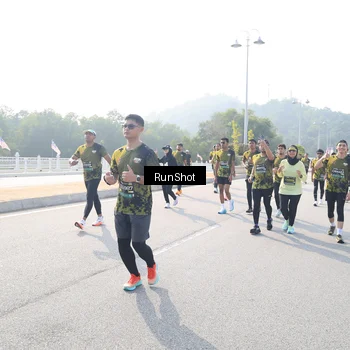 Runner Photo 6923922