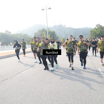 Runner Photo 6923925