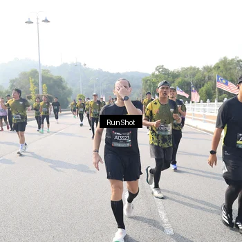 Runner Photo 6923973