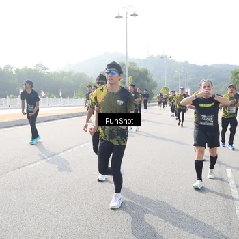 Runner Photo 6923974