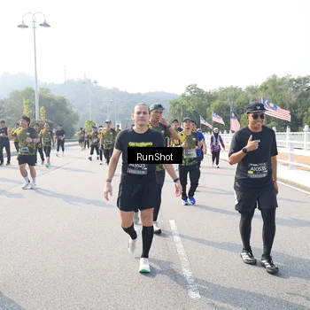 Runner Photo 6923976