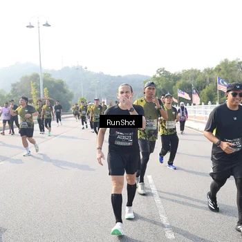 Runner Photo 6923979