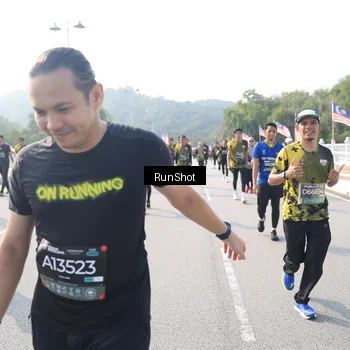 Runner Photo 6923988