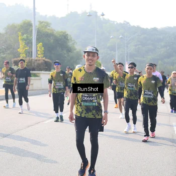 Runner Photo 6924001