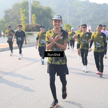 Runner Photo 6924004