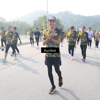 Runner Photo 6924010