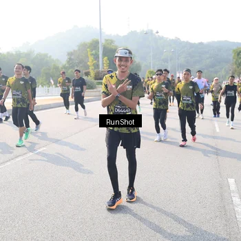 Runner Photo 6924018