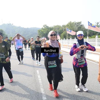 Runner Photo 6924027