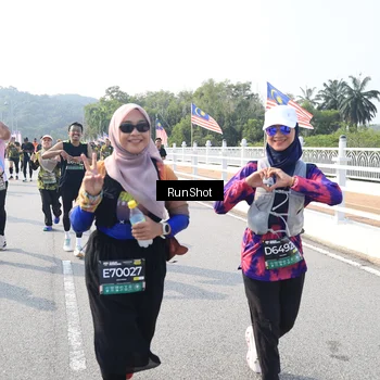 Runner Photo 6924032