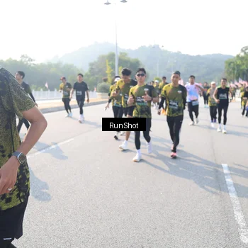 Runner Photo 6924033