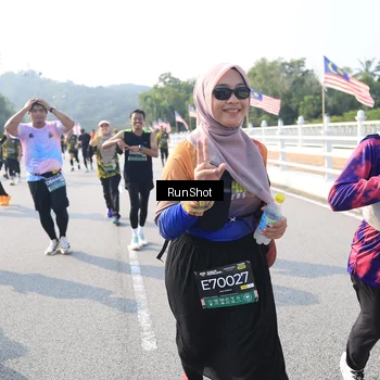 Runner Photo 6924037