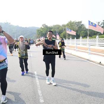 Runner Photo 6924042