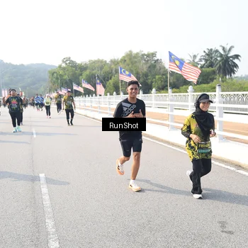 Runner Photo 6924064