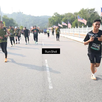 Runner Photo 6924070