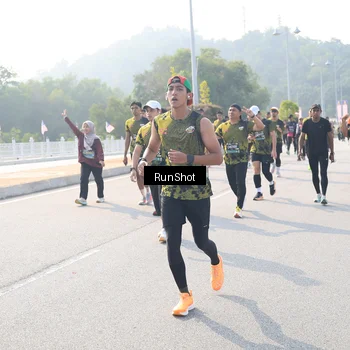 Runner Photo 6924071