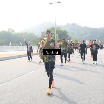Runner Photo 6924072