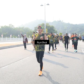 Runner Photo 6924074