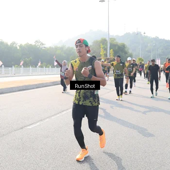 Runner Photo 6924075