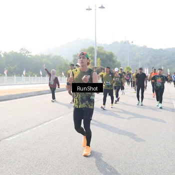 Runner Photo 6924076