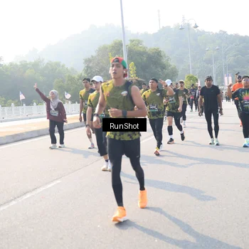 Runner Photo 6924077