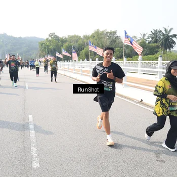 Runner Photo 6924078