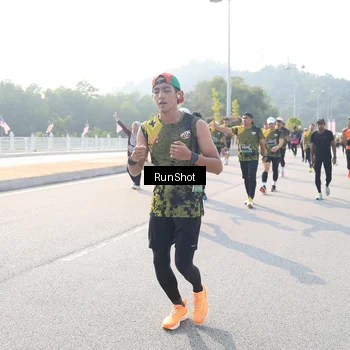Runner Photo 6924079