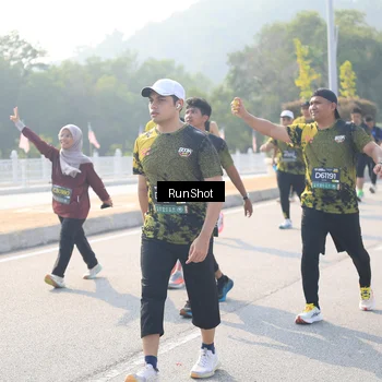 Runner Photo 6924083
