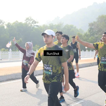 Runner Photo 6924092