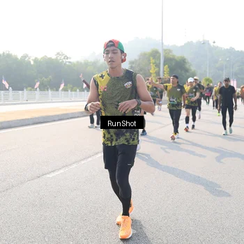 Runner Photo 6924093