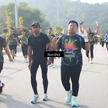 Runner Photo 6924100