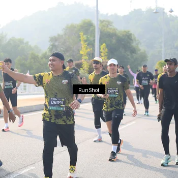 Runner Photo 6924108