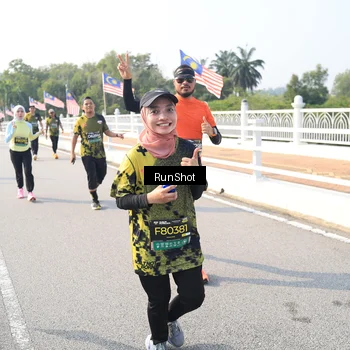 Runner Photo 6924119