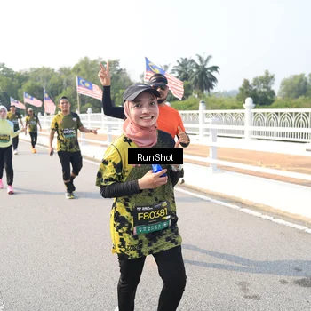 Runner Photo 6924123