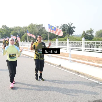 Runner Photo 6924138