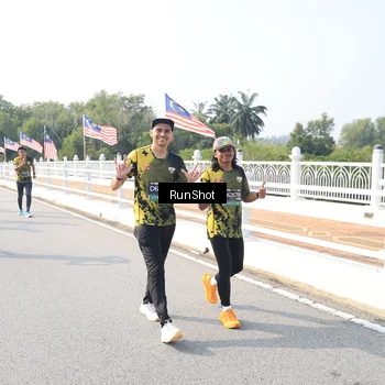 Runner Photo 6924202