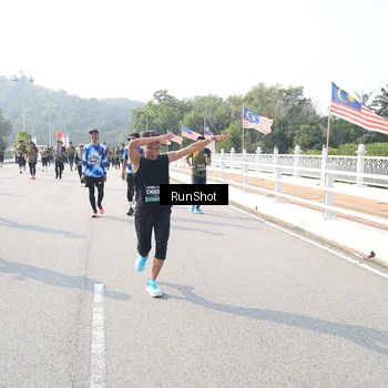 Runner Photo 6924208