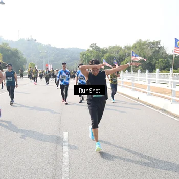 Runner Photo 6924212