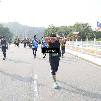 Runner Photo 6924214