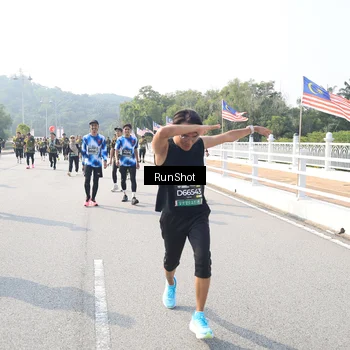 Runner Photo 6924216