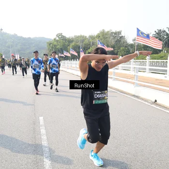 Runner Photo 6924218