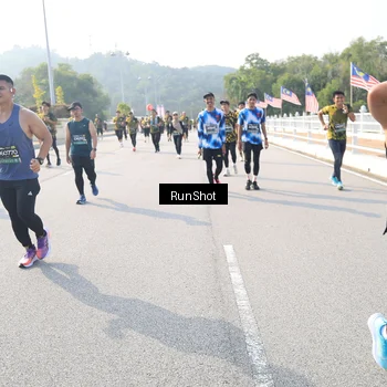 Runner Photo 6924221