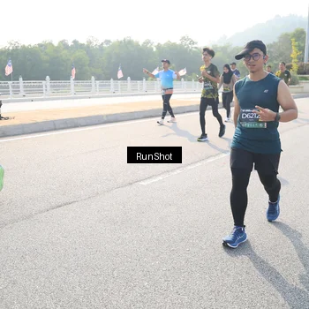 Runner Photo 6924249