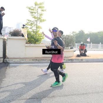 Runner Photo 6924250