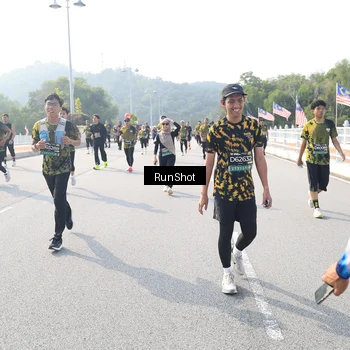 Runner Photo 6924263