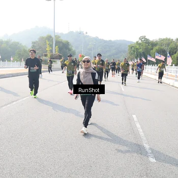 Runner Photo 6924291